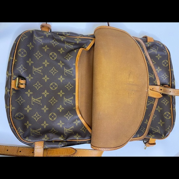 Authentic Louis Vuitton Saumur - Picture 12 of 14